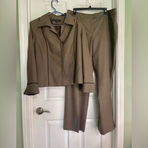 NIPON BOUTIQUE Women’s Work Suit Dress Pants | Size 18 NWOT | Plus Size
